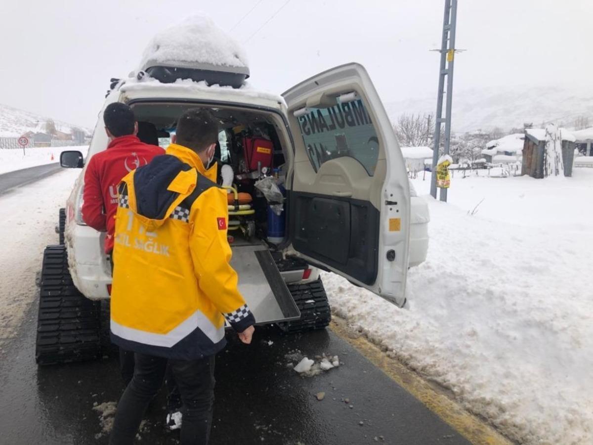 Kar nedeniyle diyalize gidemeyen hastaya UMKE  ulaştı