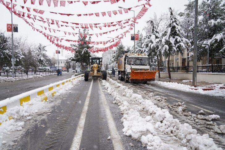 Diyarbakır Büyükşehir Belediyesi, karla mücadele çalışmalarına hızlı başladı G1