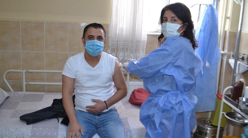 Huzurevi ve bakımevlerinde aşılama başladı