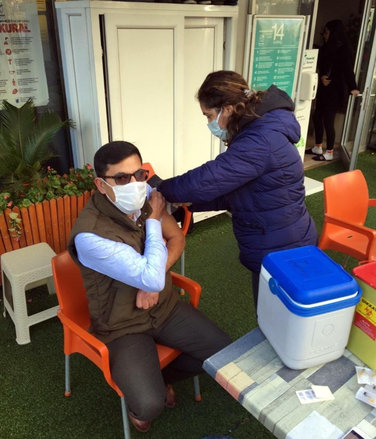 Huzurevi sakinleri Covid 19 aşılarını yaptırdı