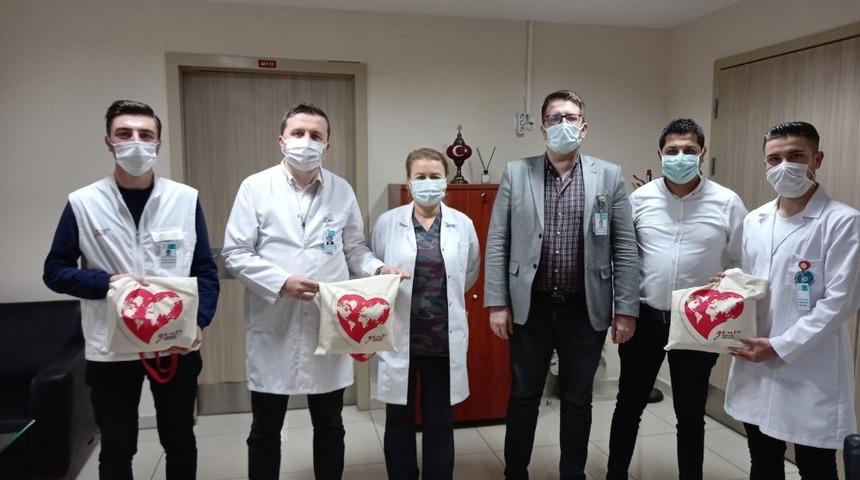 Sağlık &ccedil;alışanlarına motivasyon kiti hediye ettiler