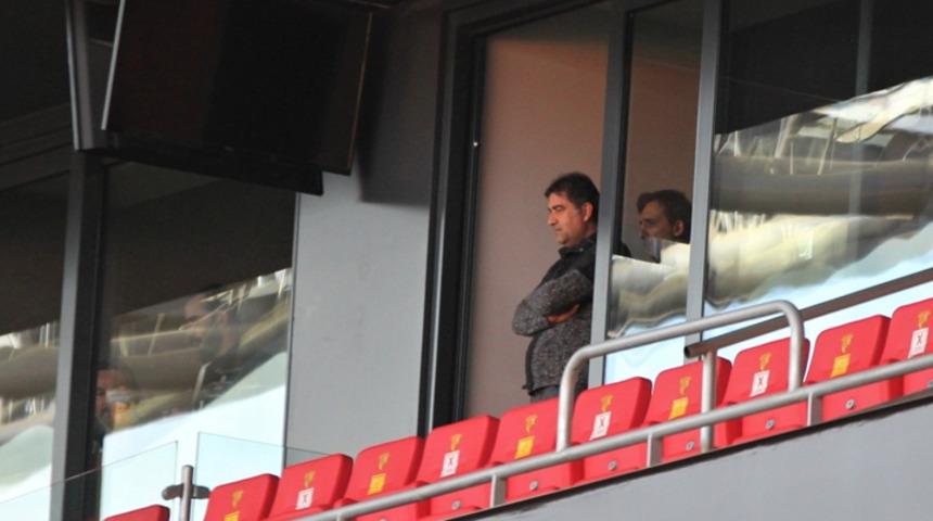 Ünal Karaman, Göztepe’yi tribünden takip ediyor