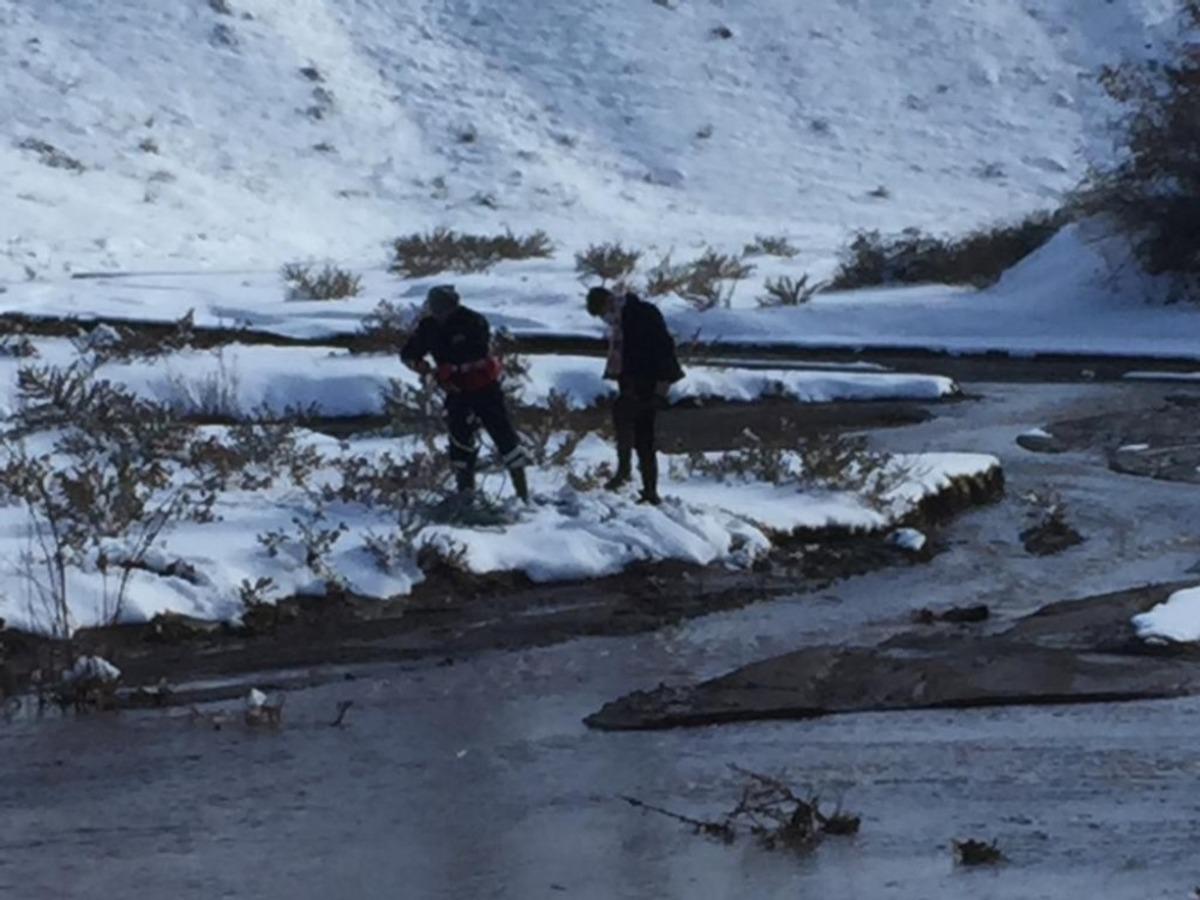 Kartopu oynarken bataklığa saplandı