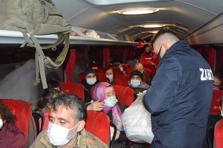 Kdz. Ereğli Belediyesi, terminalde bekleyen 300 yolcuya yemek dağıttı G2