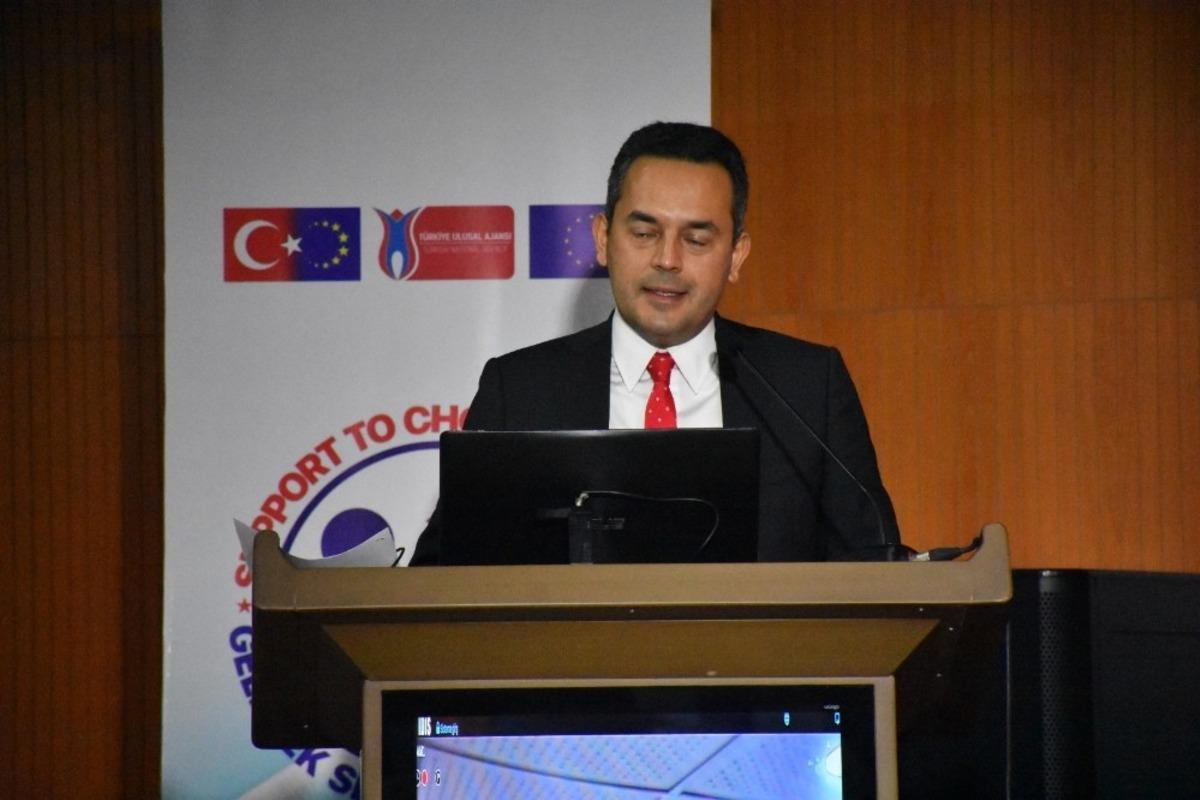 Hakkari &Uuml;niversitesinde "Gelecek Se&ccedil;imlerine Destek" projesi