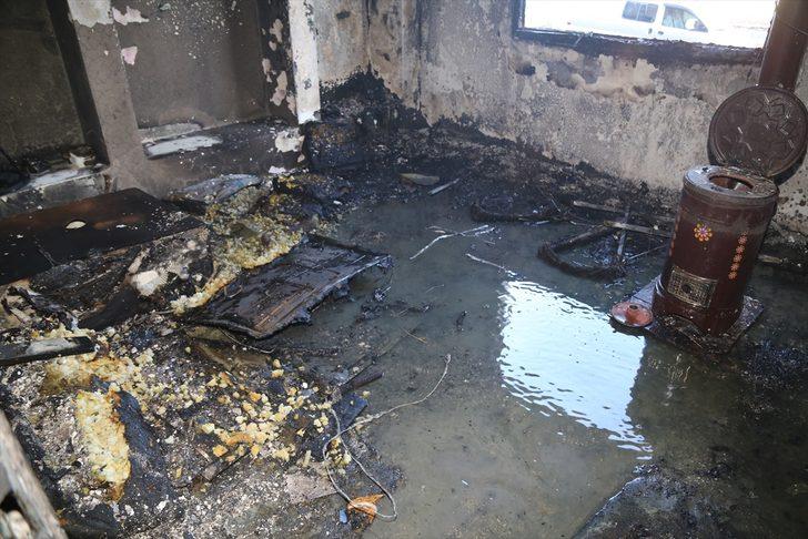 GÜNCELLEME - Gaziantep'te çıkan yangında 2 çocuk hayatını kaybetti G4