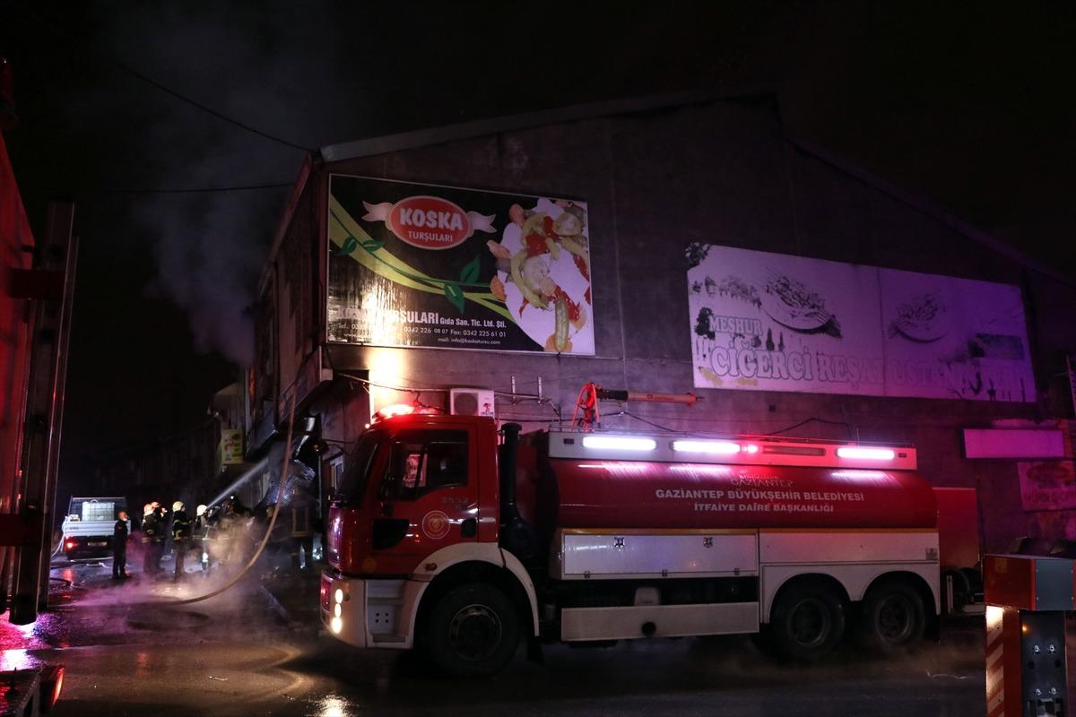 G&Uuml;NCELLEME - Gaziantep Toptancılar Sitesi'nde &ccedil;ıkan yangın s&ouml;nd&uuml;r&uuml;ld&uuml;