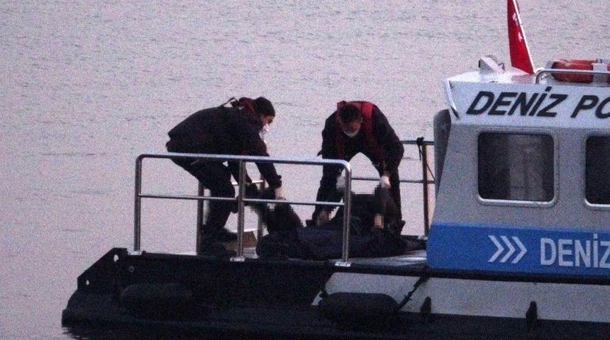 Pendik'te hareketli dakikalar! Denizden erkek cesedi çıkarıldı