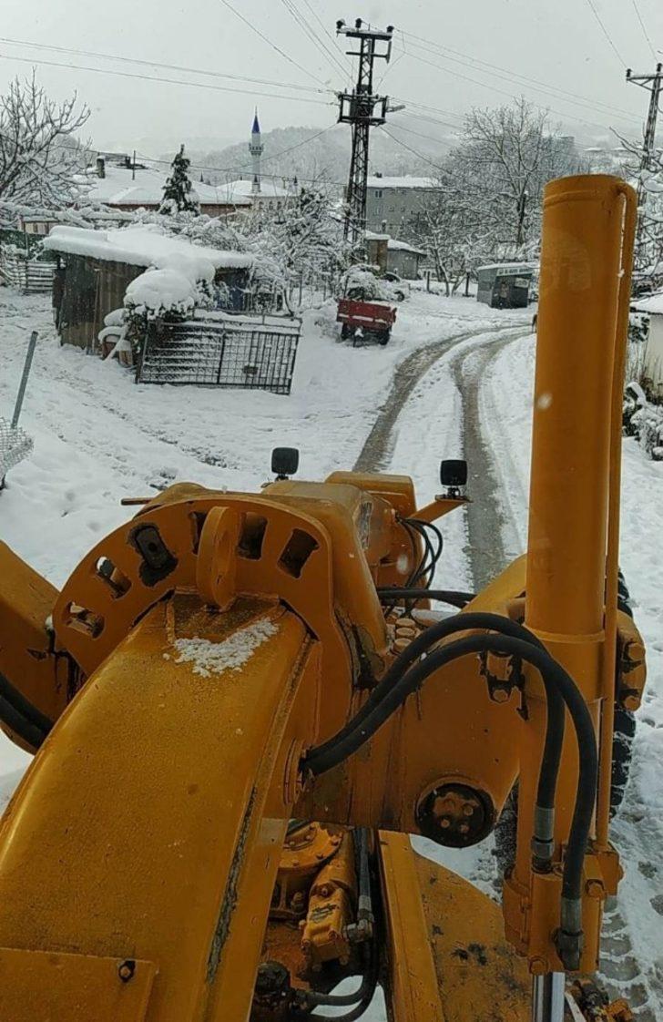 Altınova’da karla mücadele devam ediyor G3