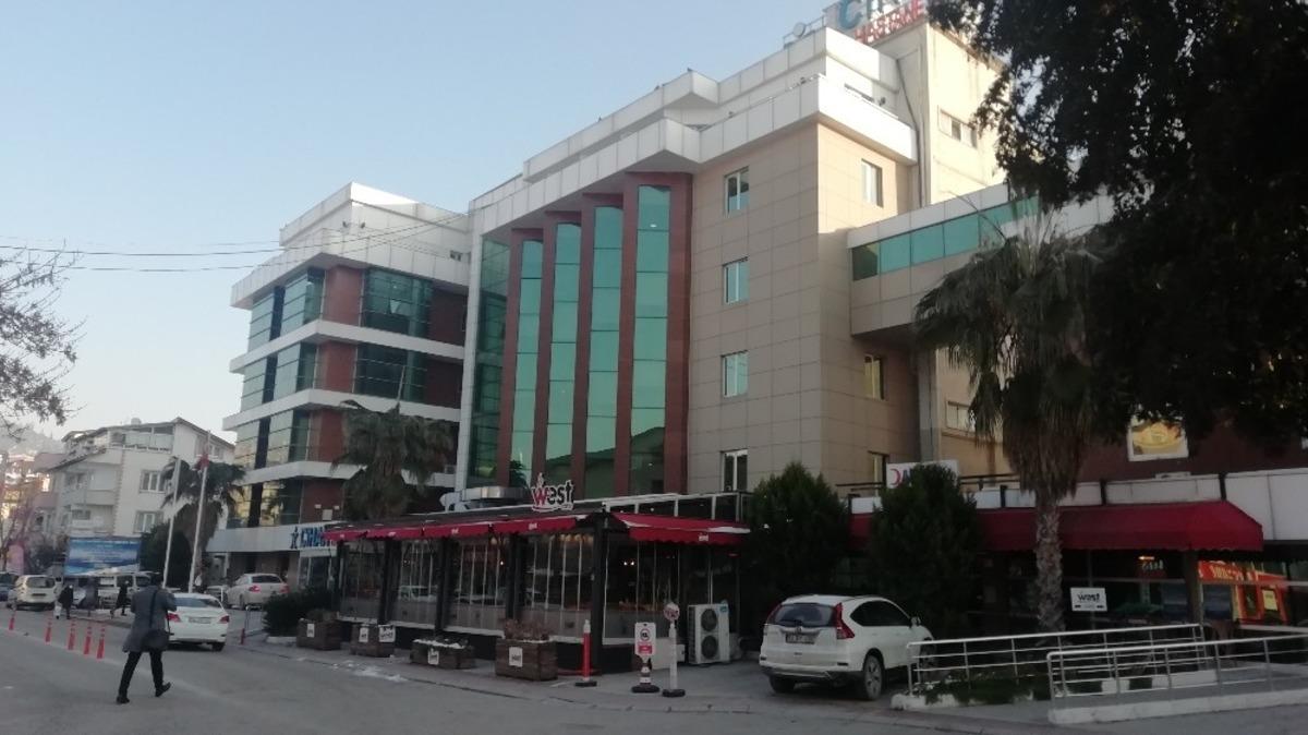 Kocaeli&rsquo;de evde doğum yapan kadın bebeğini bı&ccedil;aklayarak &ouml;ld&uuml;rd&uuml;