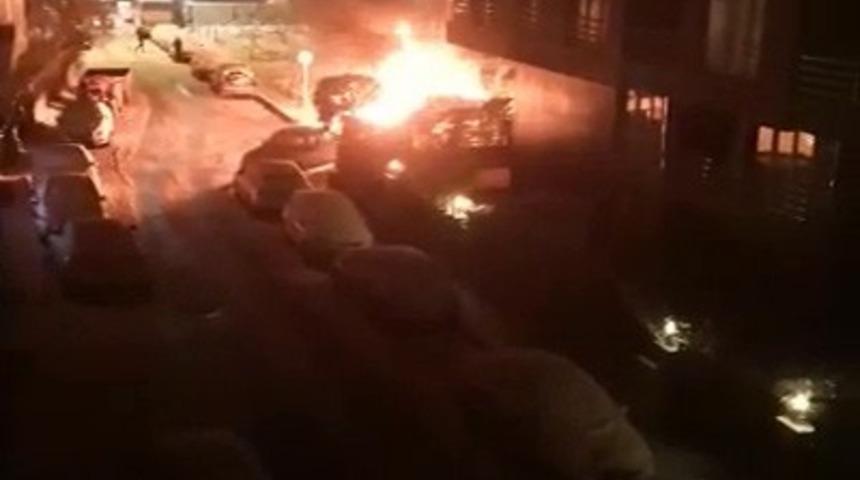 (&Ouml;zel) İstanbul&rsquo;da korkutan patlama kamerada