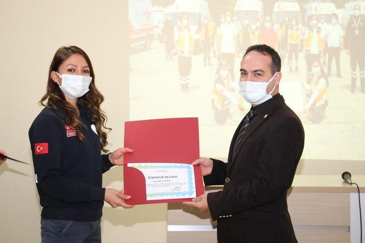 İzmir depreminin yaralarını saran sağlıkçılara teşekkür belgesi verildi G2