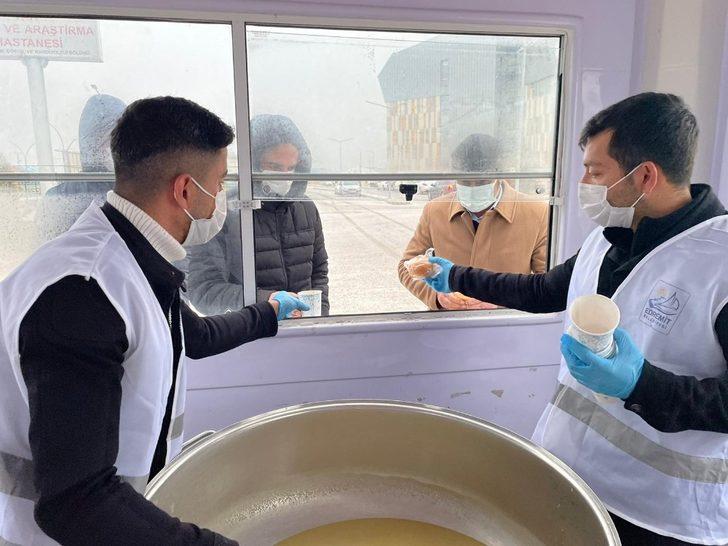 Edremit Belediyesinden vatandaşların içini ısıtan ikram G3