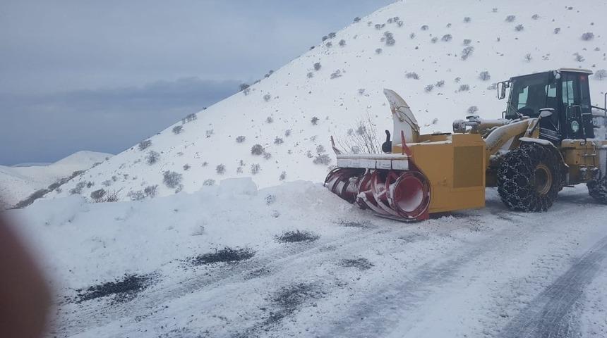 Malatya&rsquo;da kar nedeniyle kapanan 601 mahallenin yolu ulaşıma a&ccedil;ıldı