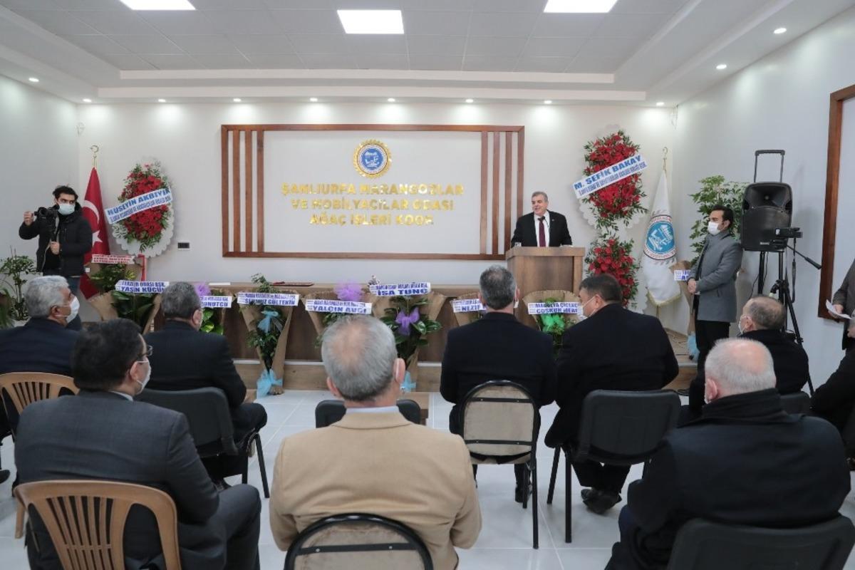 Marangozlar ve mobilyacılara tapu dağıtıldı