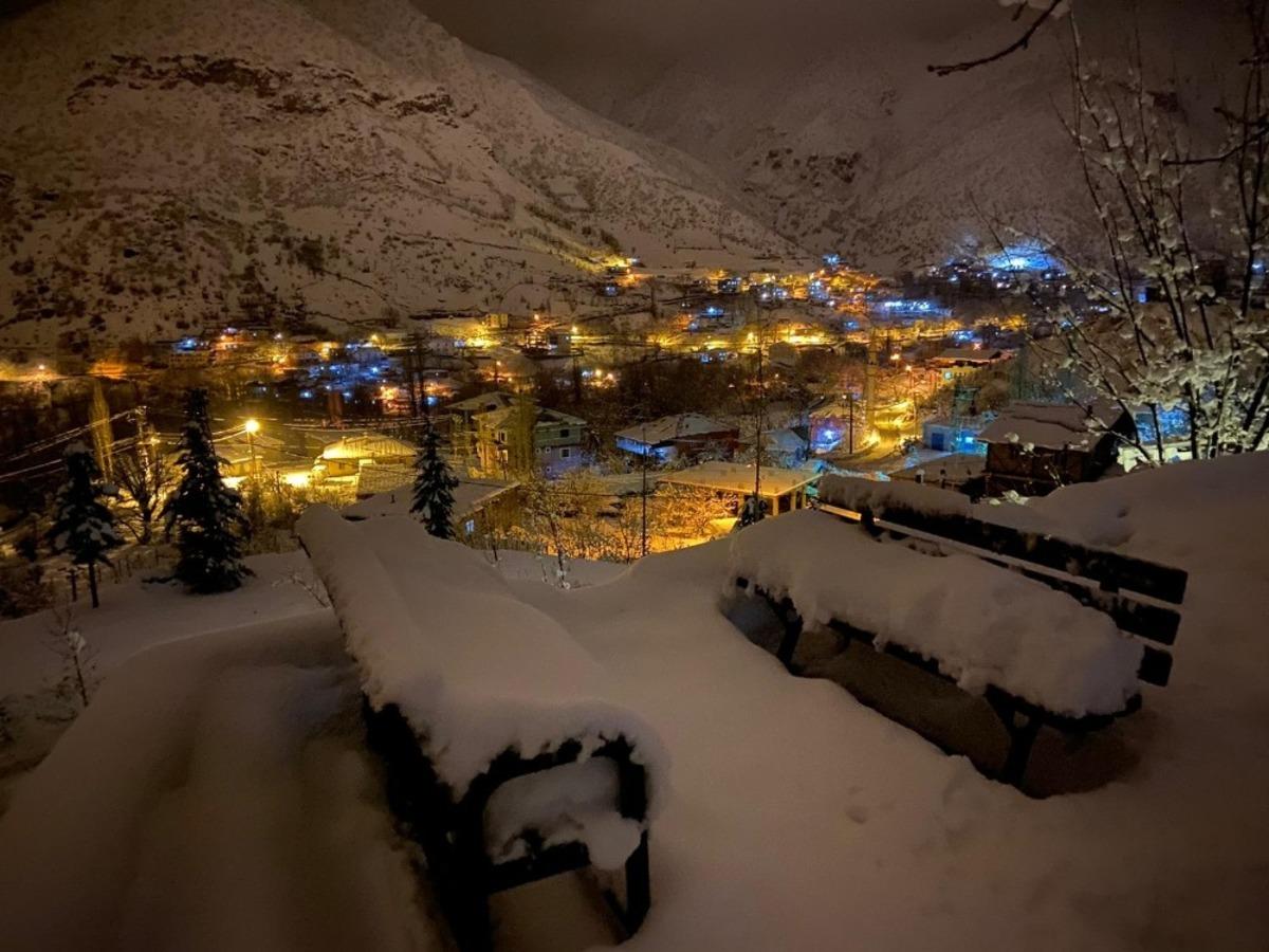 Kar yağışından sonra Irak sınırındaki k&ouml;ylerde kartpostallık manzaralar oluştu