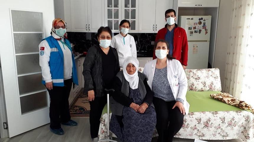 90 yaş &uuml;zeri vatandaşlar aşılanıyor