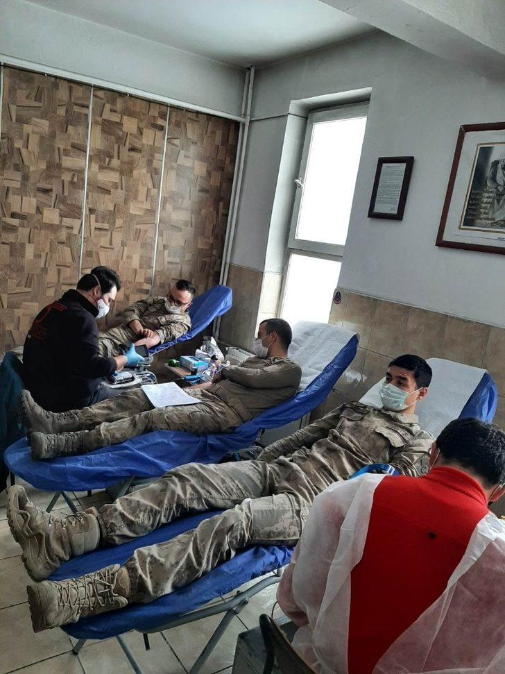 Göle ilçe Jandarmadan Kızılay’a kan bağışı G2