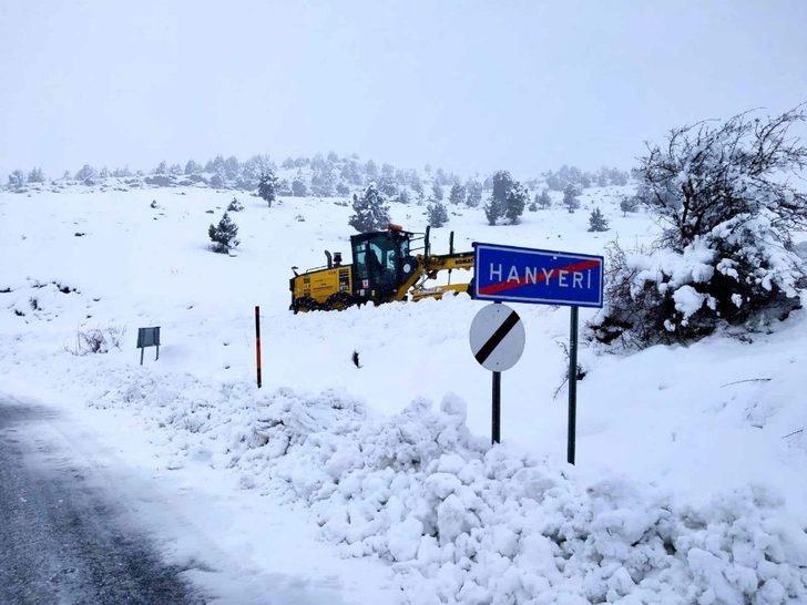 Adana’da karla mücadele ekipleri 24 saat görev başında G1
