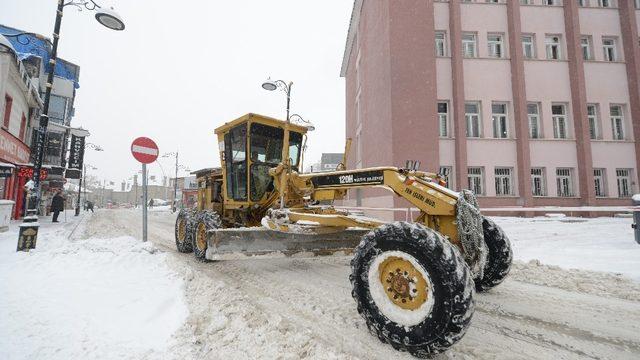 Yakutiye’de kar mesaisi