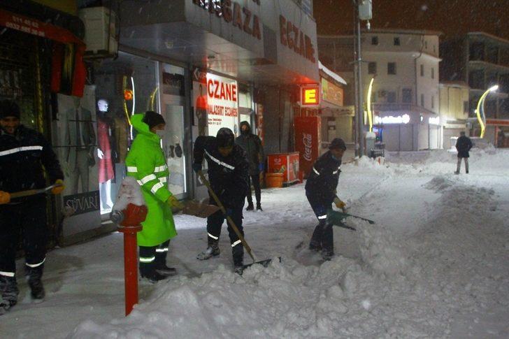 Malazgirt Belediyesinden kar temizleme çalışması G3