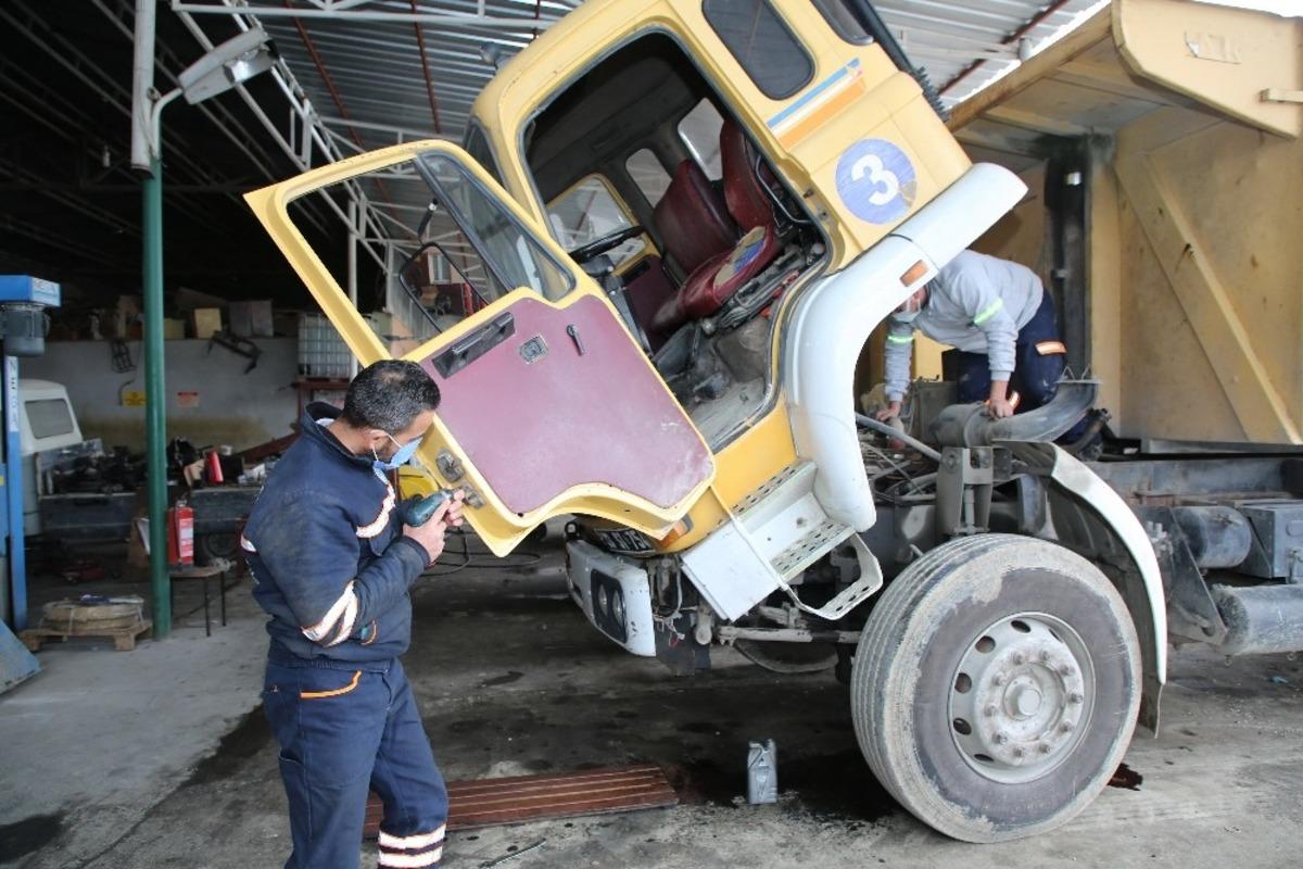 Makine İkmal tamir edip yeniliyor, Akdeniz Belediyesi tasarruf ediyor
