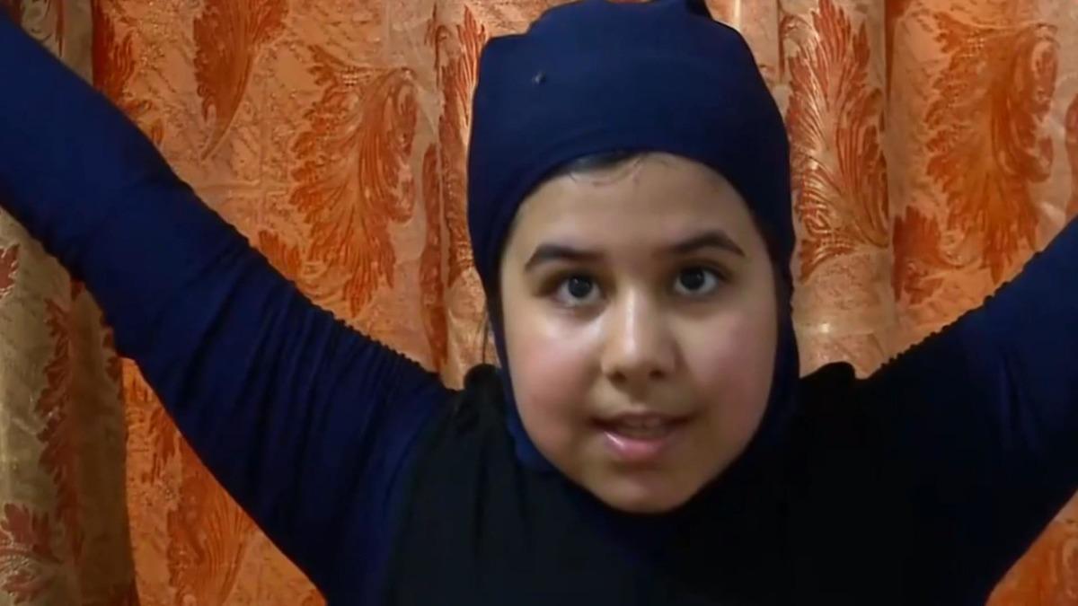 İran'da 33 kg ağırlığı kaldıran k&uuml;&ccedil;&uuml;k halterci g&ouml;renleri şaşırtıyor