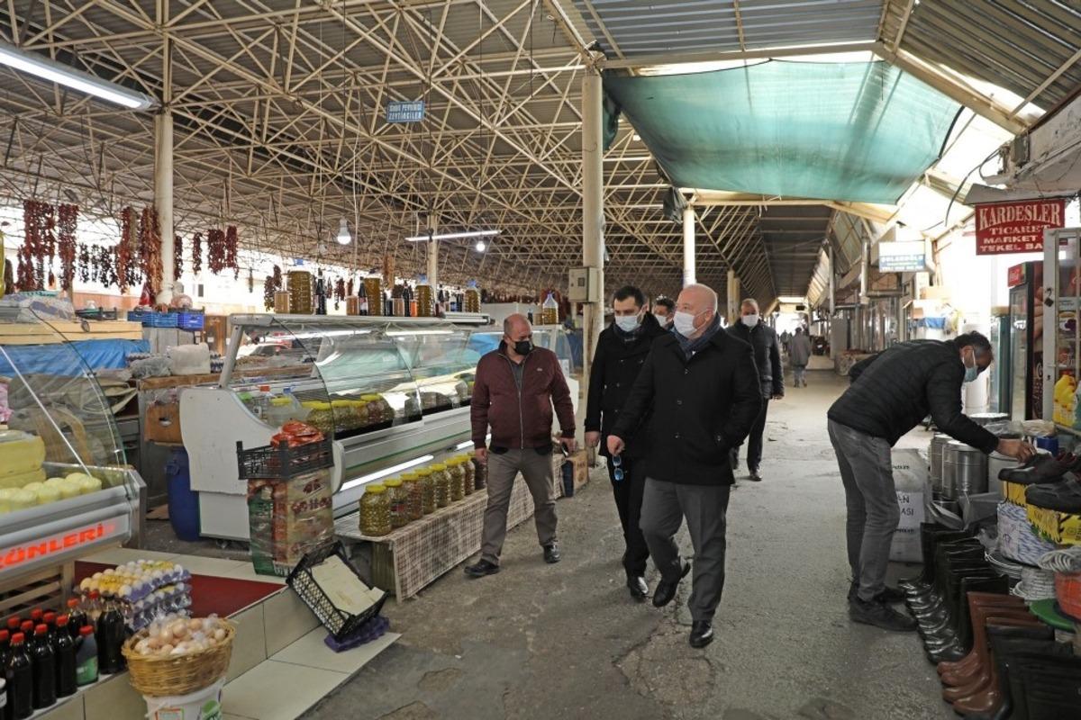 Menteşe Pazar yerinin uzay &ccedil;atısı yenileniyor