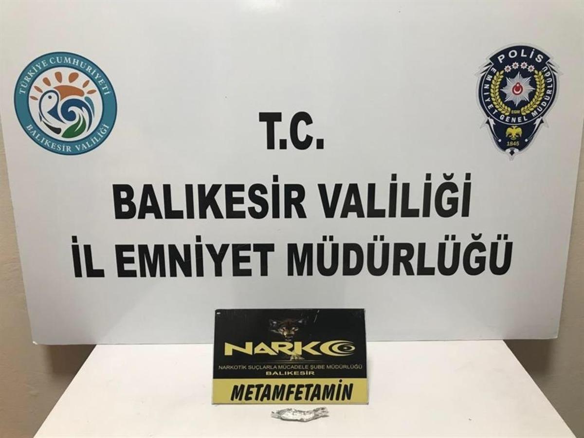Balıkesir&rsquo;de polis uyuşturucu 13 ş&uuml;phelisini yakaladı
