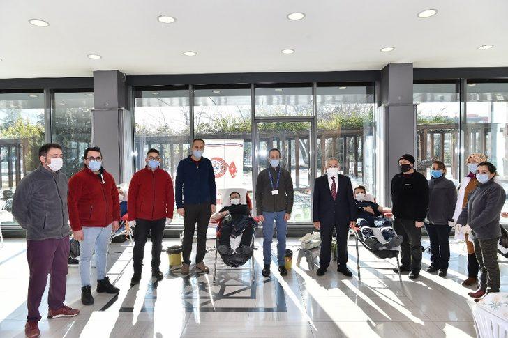 Büyükşehir personelinden kan bağıışı G3