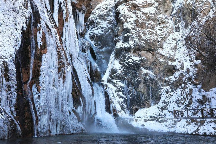 Günpınar Şelalesi kısmen dondu G1