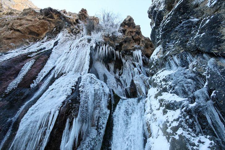 Günpınar Şelalesi kısmen dondu G4