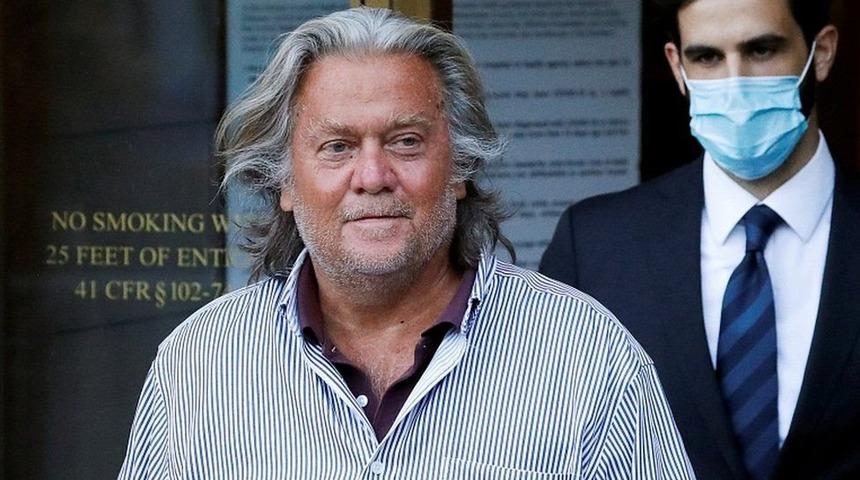 Trump, başkanlığı devretmeden &ouml;nce eski danışmanı Bannon dahil 73 kişi hakkında af kararı &ccedil;ıkardı