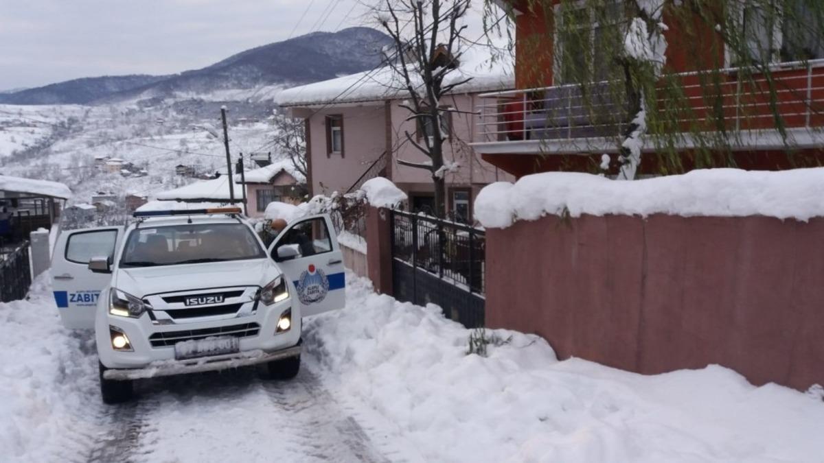 Belediye ekipleri k&uuml;&ccedil;&uuml;k İrem&rsquo;i hastaneye ulaştırdı