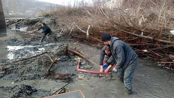 Balıkları kurtarmak için seferber oldular G4