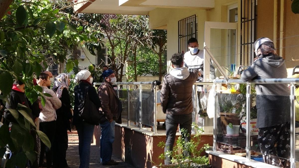 Evde &ouml;l&uuml; bulunan yaşlı kadının cinayet kurbanı olduğu ortaya &ccedil;ıktı