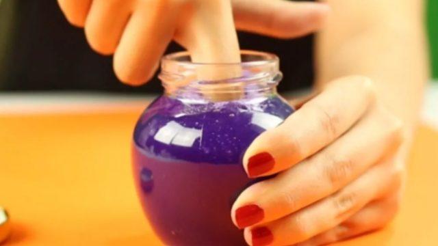 Mağazada satılanları artık kullanmayacaksınız... Ojeleri hızlıca çıkaran süngerli aseton yapımı!