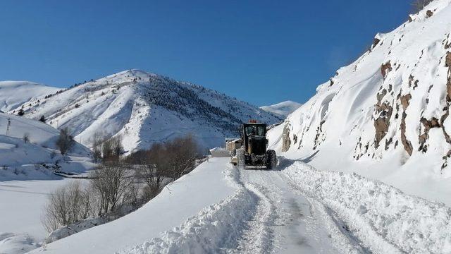 Gümüşhane’de kapalı köy yollarının tamamı açıldı