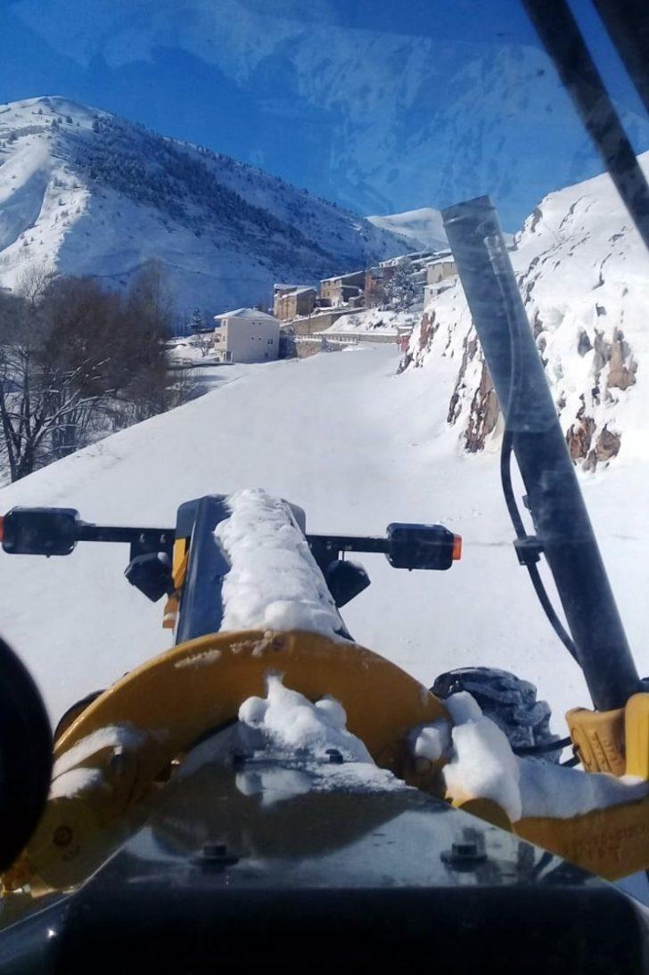 Gümüşhane’de kapalı köy yollarının tamamı açıldı G5