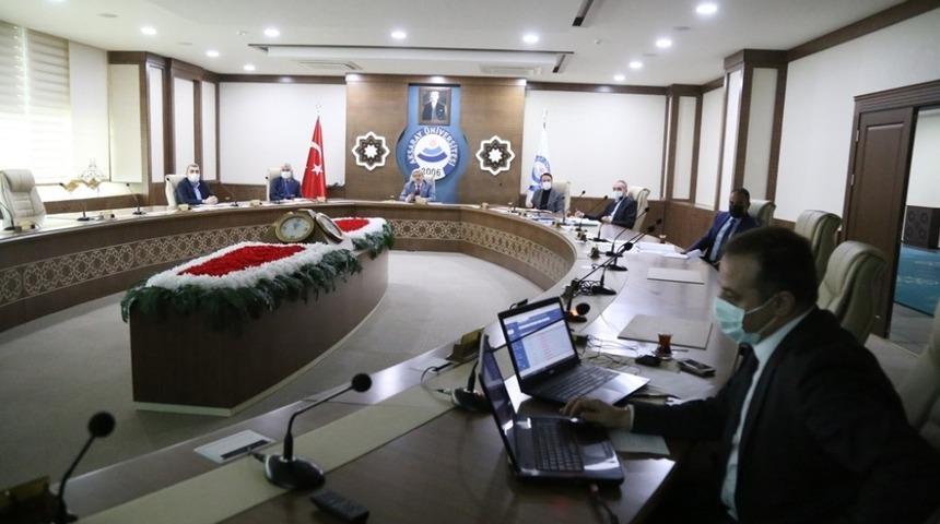 Rekt&ouml;r Şahin: &ldquo;KVK hususunda kanun &ccedil;er&ccedil;evesinde &ccedil;alışıyoruz&rdquo;