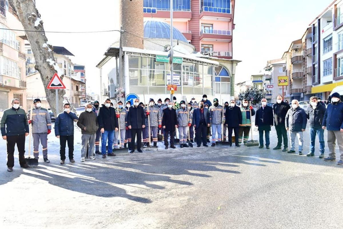 Başkan &Ccedil;ınar,  kar k&uuml;reme &ccedil;alışmalarını inceledi