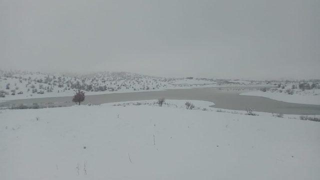 Kulp’taki sulama göleti son yağışlarla hayat buldu