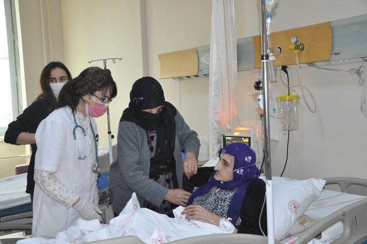 Şırnak’ta 90 yaş ve üzeri vatandaşlar için evde aşı yapılmasına başlandı G2