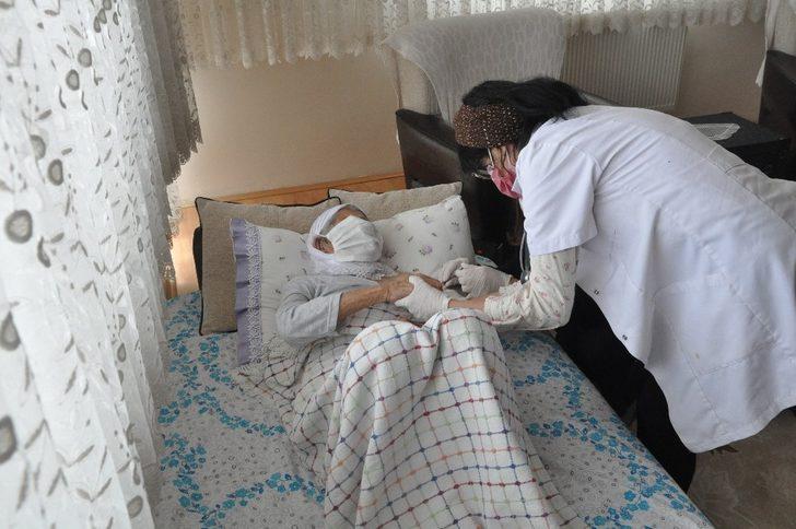 Şırnak’ta 90 yaş ve üzeri vatandaşlar için evde aşı yapılmasına başlandı G5