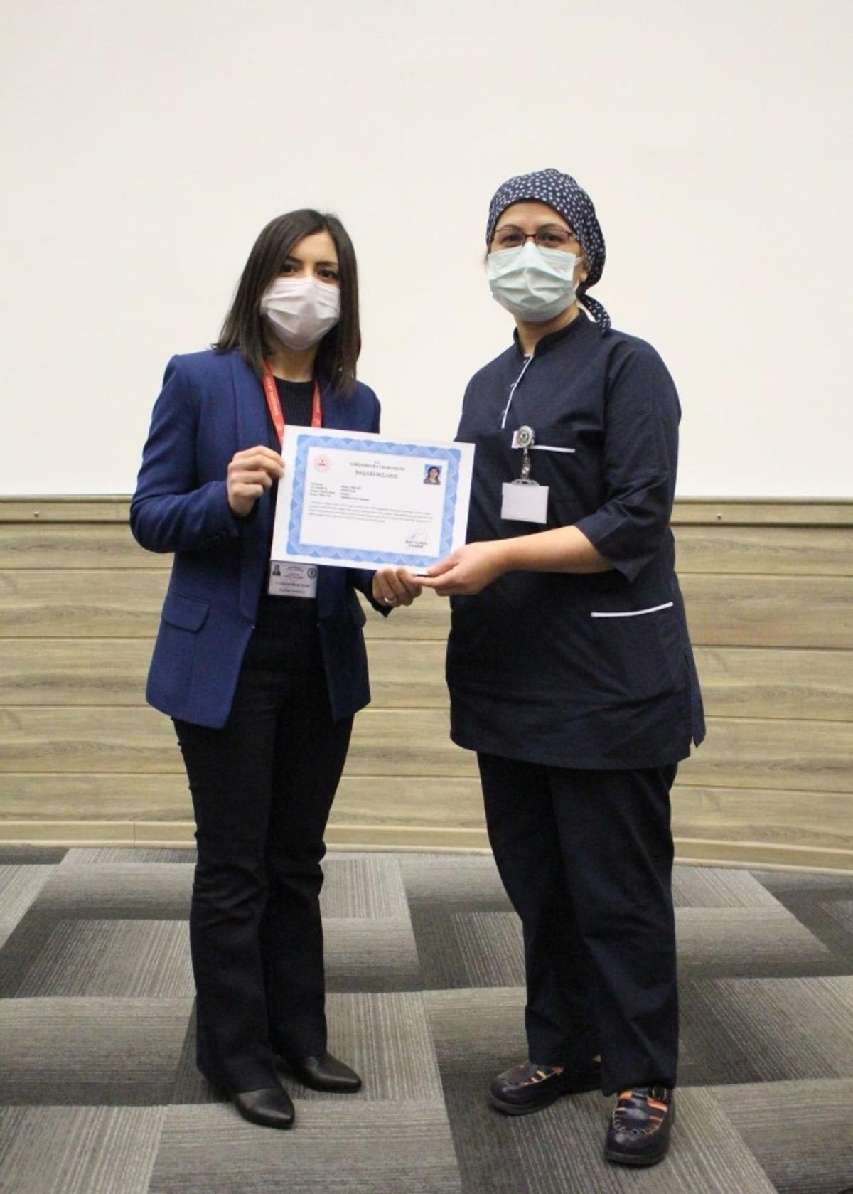 Sağlık &ccedil;alışanlarına &ccedil;ifte takdir