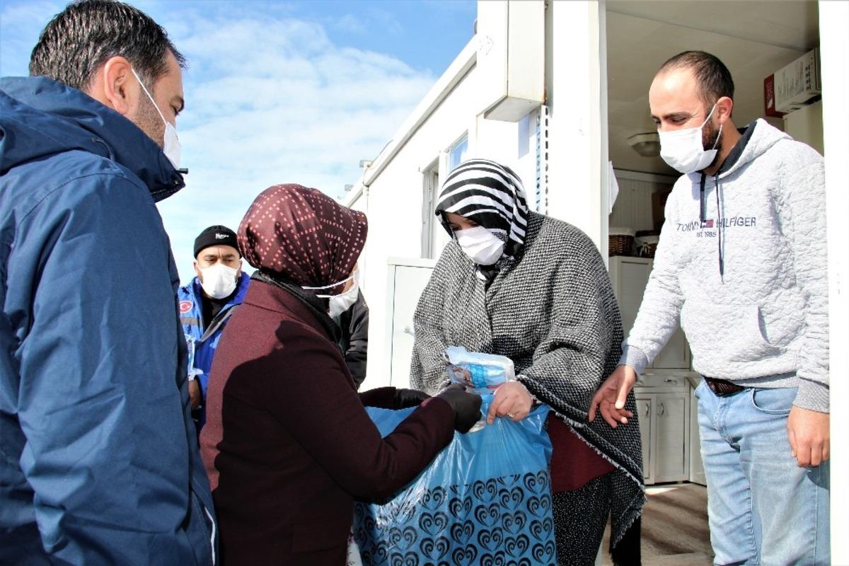 Konteyner kentteki depremzedelere destek
