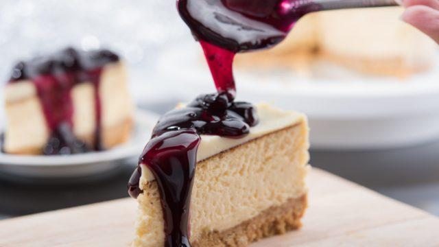 Usta şefin elinden klasik cheesecake tarifi! Kremsi ve pürüzsüz dokusu için...