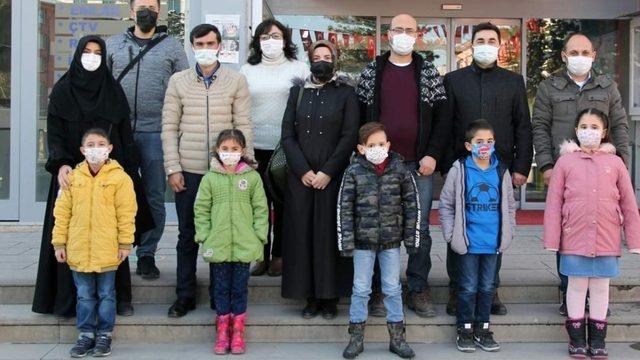 Öğrenciler işaret dili ile korona virüse karşı uyardı