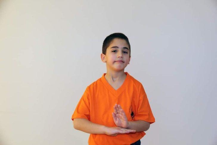 Öğrenciler işaret dili ile korona virüse karşı uyardı G5