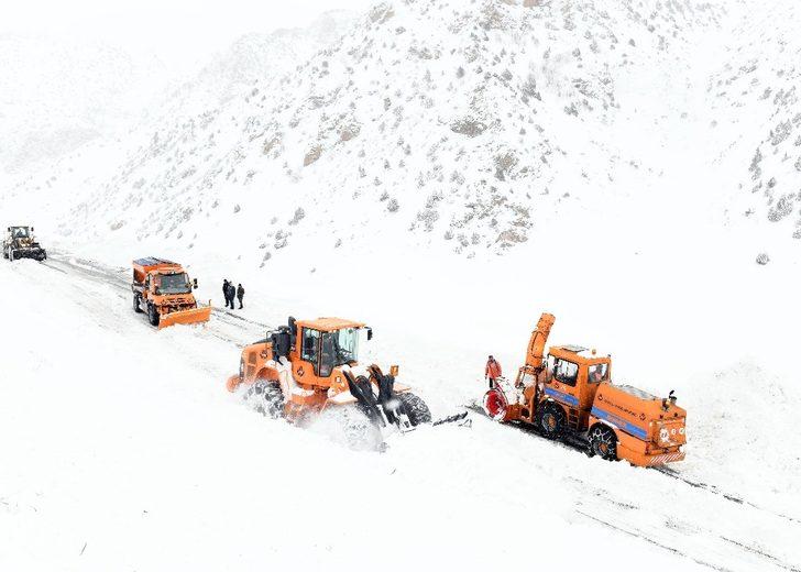 Van-Çatak karayolu ulaşıma açıldı G1